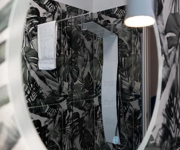 Relaxroombeach 度假居 *